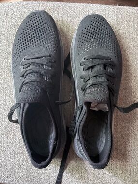 CROCS Black Knit Lace-Up Athletic Sneakers